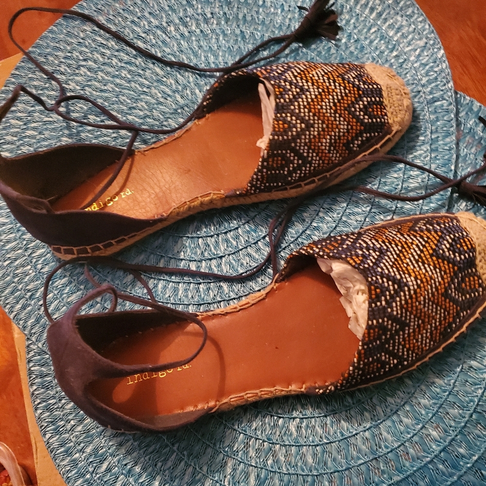Shoes - Picture 3 of 3